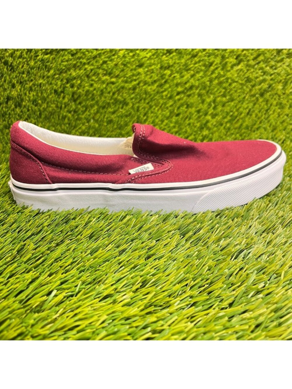 Vans Classic Slip-On Womens Size 7.5 Maroon White Athletic Skate Shoes Sneakers